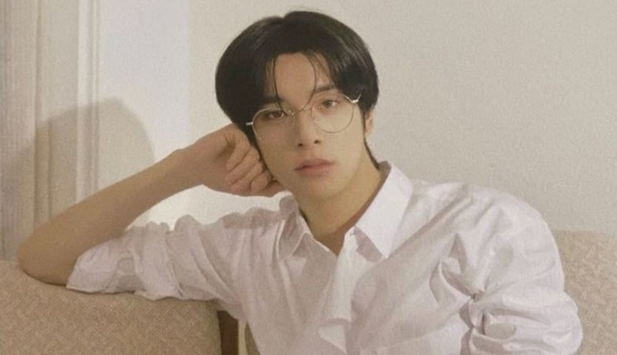 sjydaiIy's tweet photo. he’s so handsome #JAKE #제이크 https://t.co/ToW7Y6r1T9