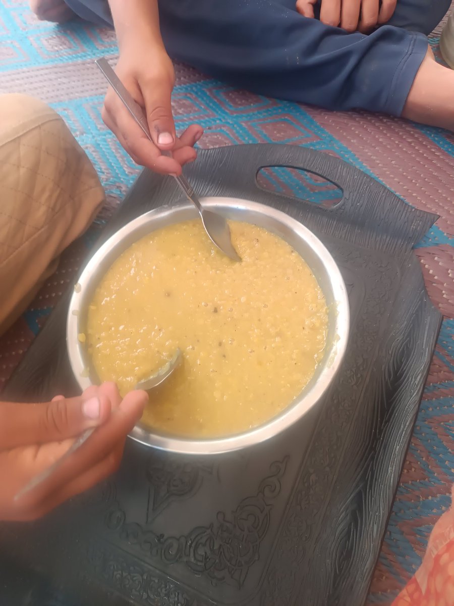 mkld839642's tweet photo. My brother and friend, when you donate one dollar, you save the life of a family and spare a child from hunger. We are fighting for our children to save them from the specter of hunger. Share my tweet to reach every person with mercy in his heart.
#gaza
https://t.co/ASYa42Wpq0 https://t.co/juUfCAErg7