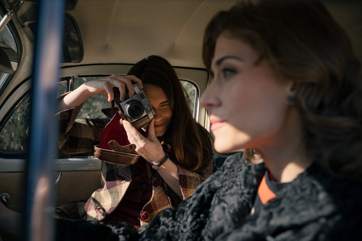 SuenosLibertad_'s tweet photo. ¿Puede ser Fina la fotógrafa oficial de Marta de la Reina? 😏

¡Amamos estas fotitos! 📸❤ #Mafin 

#SueñosDeLibertad

Directo ▶https://t.co/kzGGUGelfA https://t.co/aznSEnhC6m
