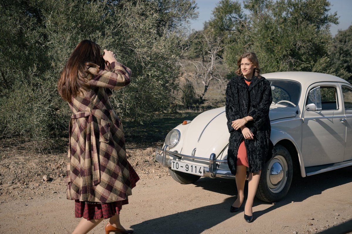 SuenosLibertad_'s tweet photo. ¿Puede ser Fina la fotógrafa oficial de Marta de la Reina? 😏

¡Amamos estas fotitos! 📸❤ #Mafin 

#SueñosDeLibertad

Directo ▶https://t.co/kzGGUGelfA https://t.co/aznSEnhC6m