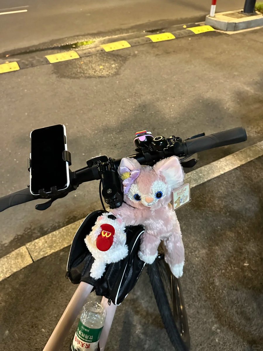 pmmscf's tweet image. ずっと蹴っている限りずっと風があります! ! !
やはり夏が一番いい季節です🚴
自転車に乗っていると風がひんやりして気持ちいいです。
-