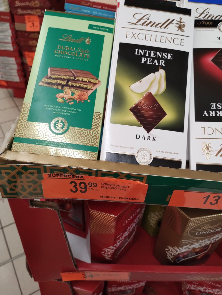 tabumtsss's tweet photo. @FakesForge Czekolada dubajska, ale ceny polskie https://t.co/YWtbbJBVXU