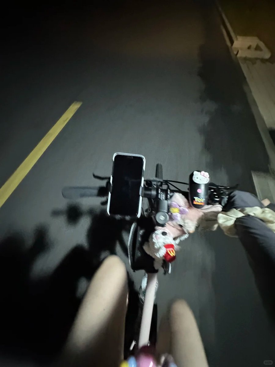pmmscf's tweet image. ずっと蹴っている限りずっと風があります! ! !
やはり夏が一番いい季節です🚴
自転車に乗っていると風がひんやりして気持ちいいです。
-