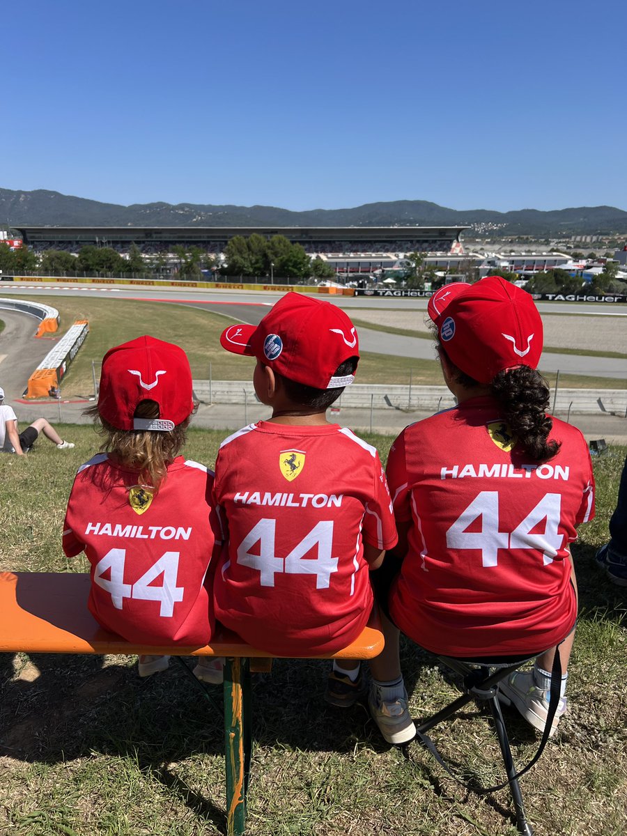 mamidash13's tweet photo. @ScuderiaFerrari @Charles_Leclerc @LewisHamilton @FerrariEsports @BariBroumand @ismaelfahssi_ Lewis 💪🏼 https://t.co/aexOYFQkqk