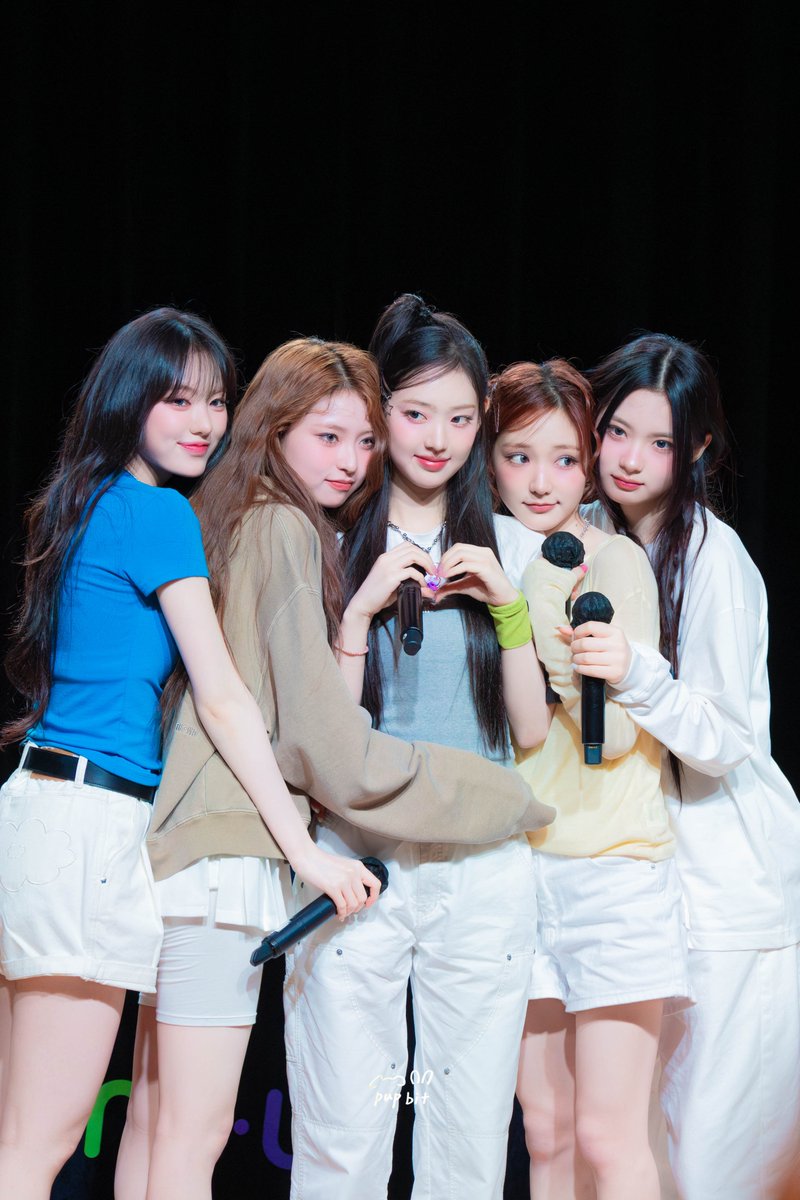 250524 위드뮤

키키가족사랑해

#키키 #KiiiKiii #수이 #SUI
#HAUM #하음 #LEESOL #이솔 #JIYU #지유 #KYA #키야