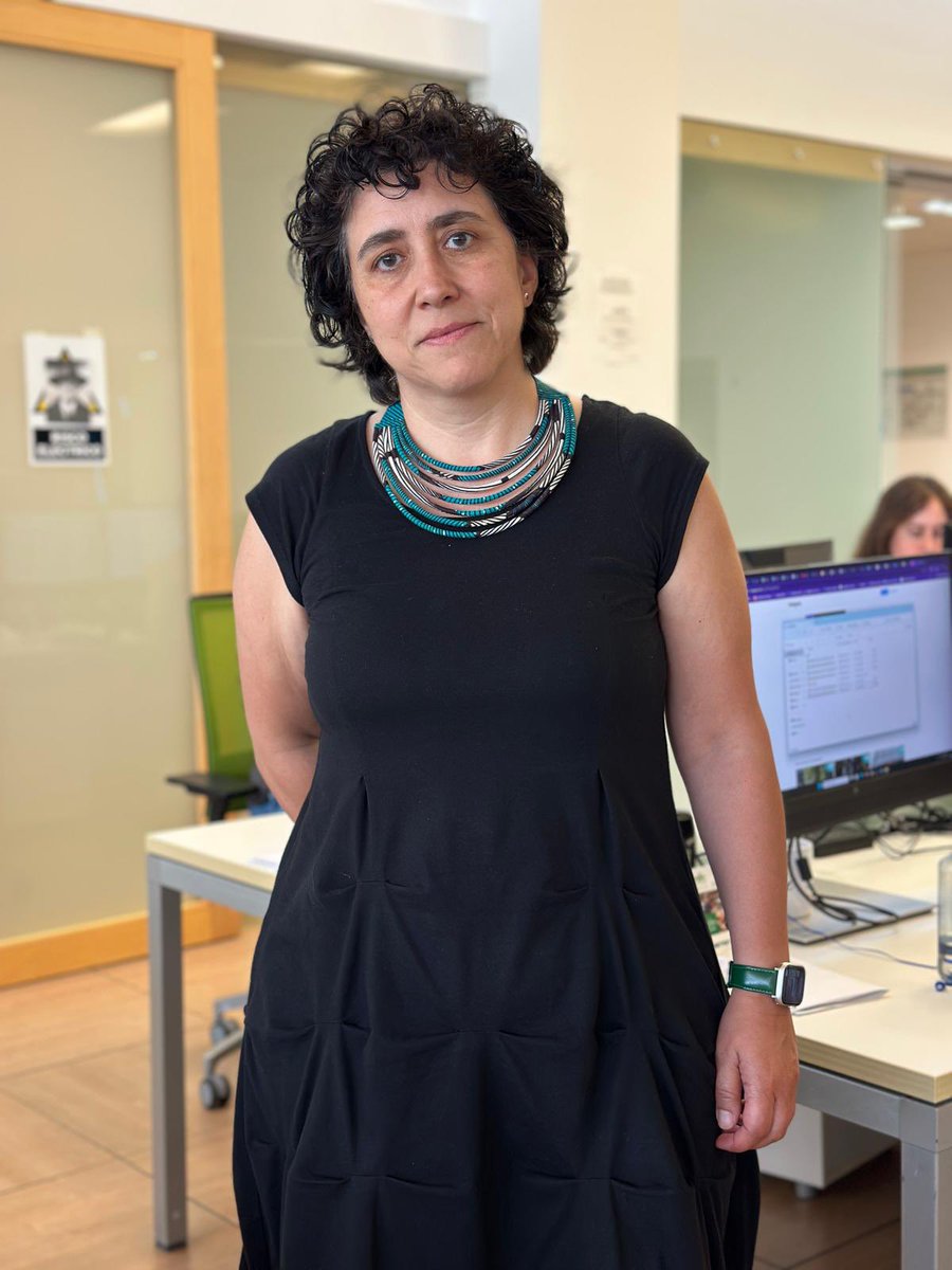 Porque non queremos que se perpetúe a manipulación informativa. Porque queremos que a TVG e a RG saian da decadencia na que están. Porque somos servizo público.

#VenresNegro367CRTVG
#DefendeAGalega
A Túa. A de Todas