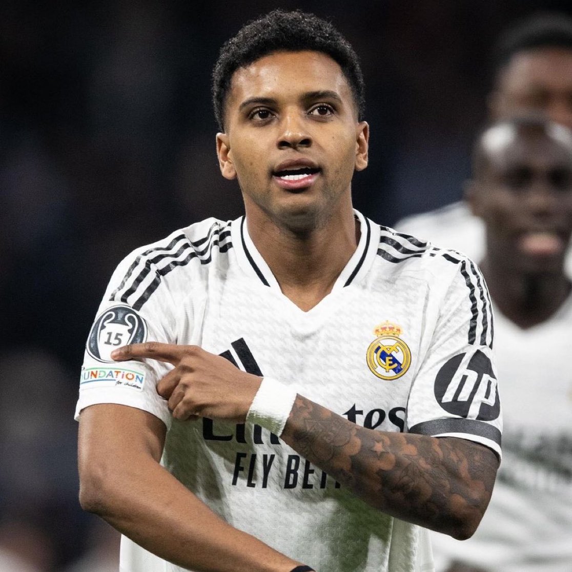 chelseainsidebr's tweet photo. 🚨 𝐐𝐔𝐄𝐌 𝐕𝐄𝐌? | O Chelsea quer contratar um ponta-esquerda destro antes do Super Mundial de Clubes. 

Rodrygo, do Real Madrid, é considerado o NOME PERFEITO, pois é jovem e seu nome tem peso no futebol mundial. 

📰 @JacobsBen https://t.co/r18UABq8v5