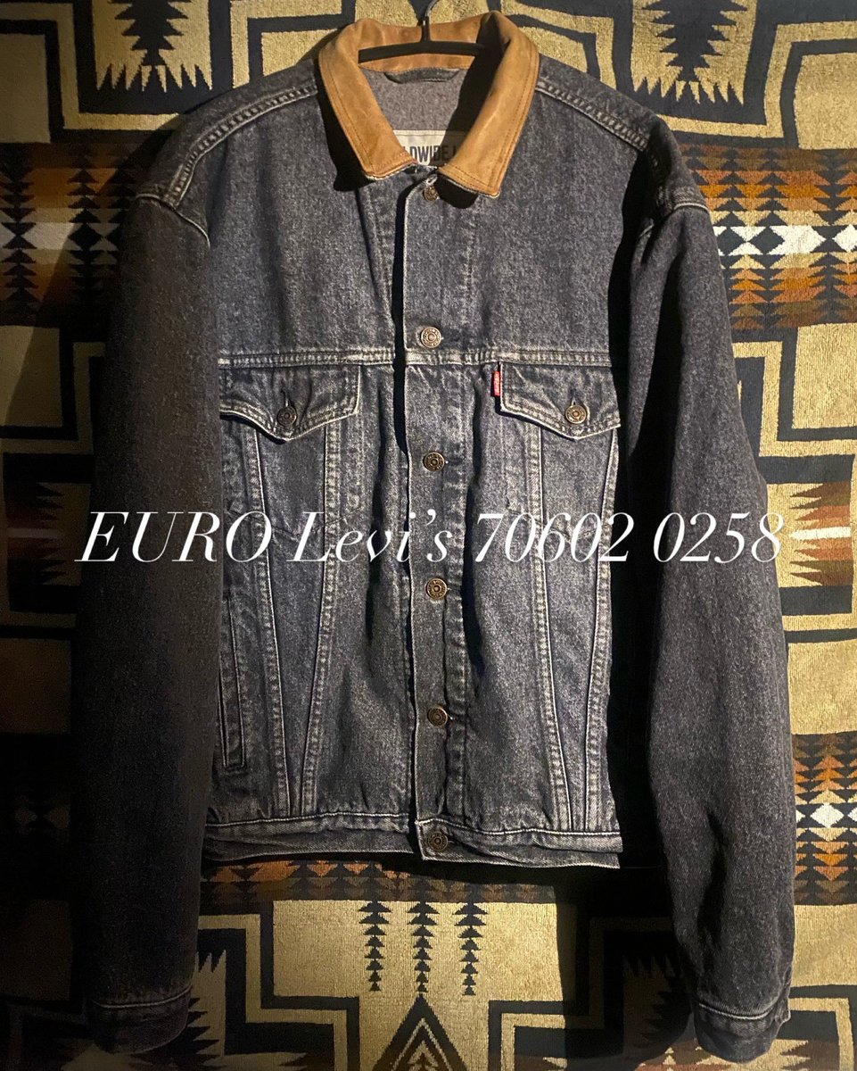 Mutsuki_Fukuda's tweet photo. https://t.co/KX7PVO6hIR

#levis #levisvintage #levis70602 #70506 #ブラックデニム #ヴィンテージジャケット #古着男子 #古着女子 #アーカイブ #チュニジア製 #欧州リーバイス #冬用ジャケット #古着好きと繋がりたい #vintagefashion #デニムジャケット #冬服コーデ #一点モノ https://t.co/qHSZSUGhNE