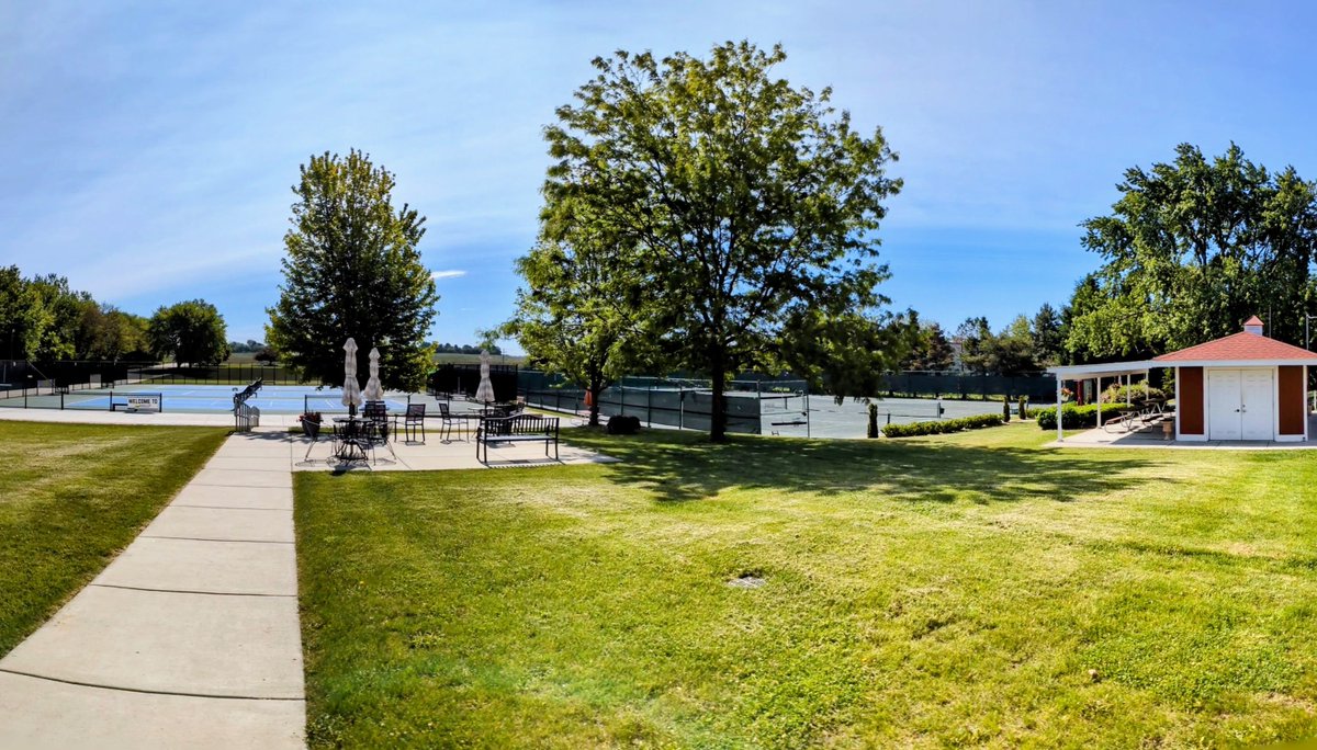 It's a beautiful day in the neighborhood! 😃
SUMMER SESSION BEGINS MONDAY 🙌