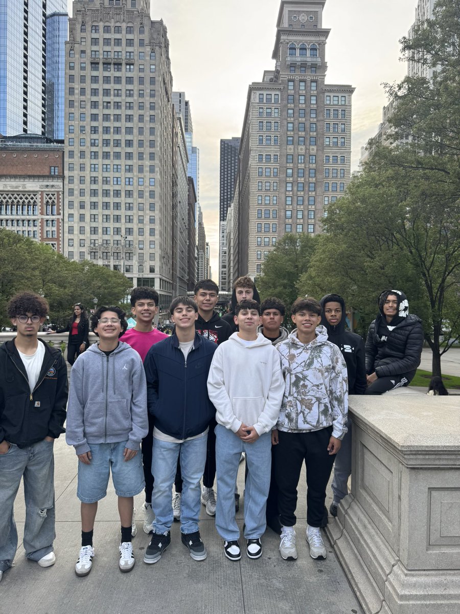 EPAztecs2026's tweet photo. 3-1 in Chicago this past weekend!! Lost to a tough team from Grand Rapids, MI. Some lifelong memories were made. Beautiful city with some great competition.
#AztecFamily #ElPasoAztecs2026
#BiggerThanBasketball https://t.co/x8tKeRFb7C