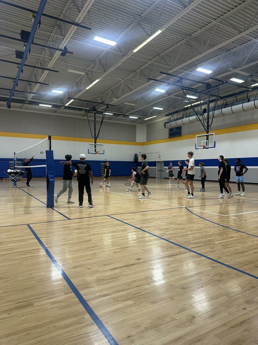 Knights getting a light workout in this morning prior to this afternoon’s State Semifinal game.  Thank you to Springfield HS and Mike Dellapina for allowing Nordonia to use their gym!
