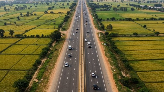 GreaterKanpur's tweet image. 🚨⚡ Lucknow Green Corridor Update:

📍Phase-1 (IIM Rd–Hardinge Bridge): Operational.
📍Phase-2 (Hardinge–Samta Mulak): 60% complete.
📍Phase-3 (Pipraghat–Shaheed Path): Work started.
📍Phase-4 (Shaheed Path–Kisan Path): Begins July.

#LucknowDevelopment #GreenCorridor #SmartCity