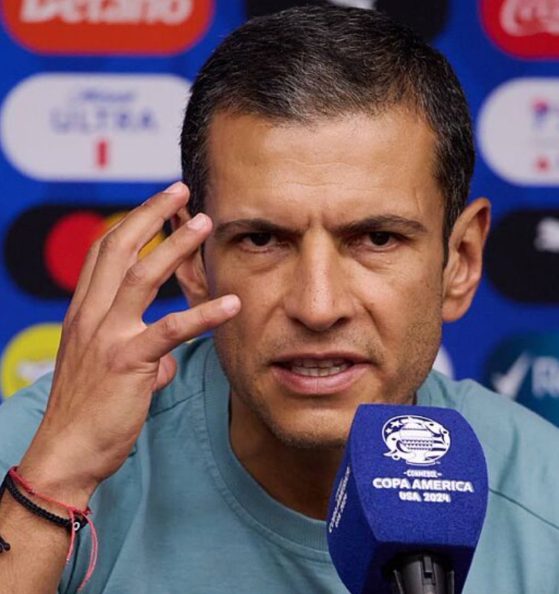 ✍🏼NOS QUEJAMOS del nivel del futbol mexicano peeeero:
- La Liga está plagada de DT’s extranjeros que traen a sus staffs, jugadores (por montones) y promotores en un negocio que solo beneficia a ellos.
- Se duda de los DT’s mexicanos que se preparan esperando una oportunidad…