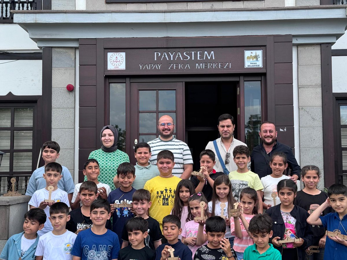 Bugün merkezimizi ziyarete gelen  Çetillik İlkokulu 3. sınıf öğrencilerimizle birlikte merkezimizi gezdik, birbirinden eğlenceli ve öğretici anlar yaşadık. 🧠✨
#Hatay #Payas #GelecegiKurgular #STEM #EğitimdeYenilik #MutluÇocuklar  #ÖğrenmeYolculuğu #KitHazırlığı