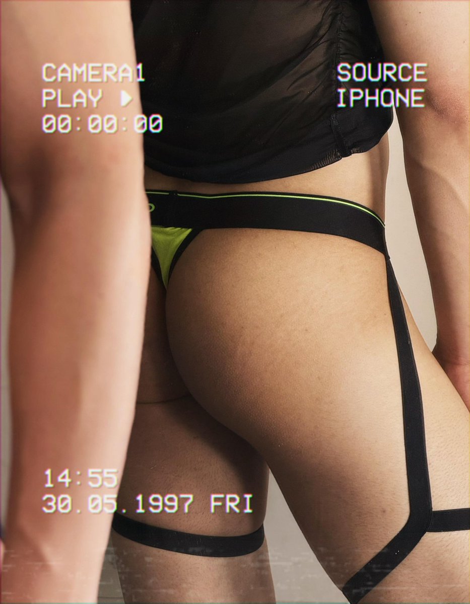 erobold_'s tweet photo. End of the week, edge of control.
Thighs wrapped tight, confidence on display.
#OwnTheWeekend #erobold https://t.co/r06E4DFAVD