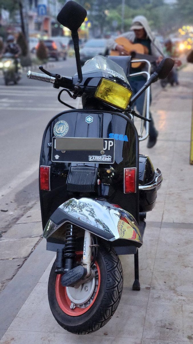 For sale: #OLX: VESPA EXCEL 2006 BLACK Lucido. Produksi terkakhir. RARE. olx.co.id/item/vespa-exc…