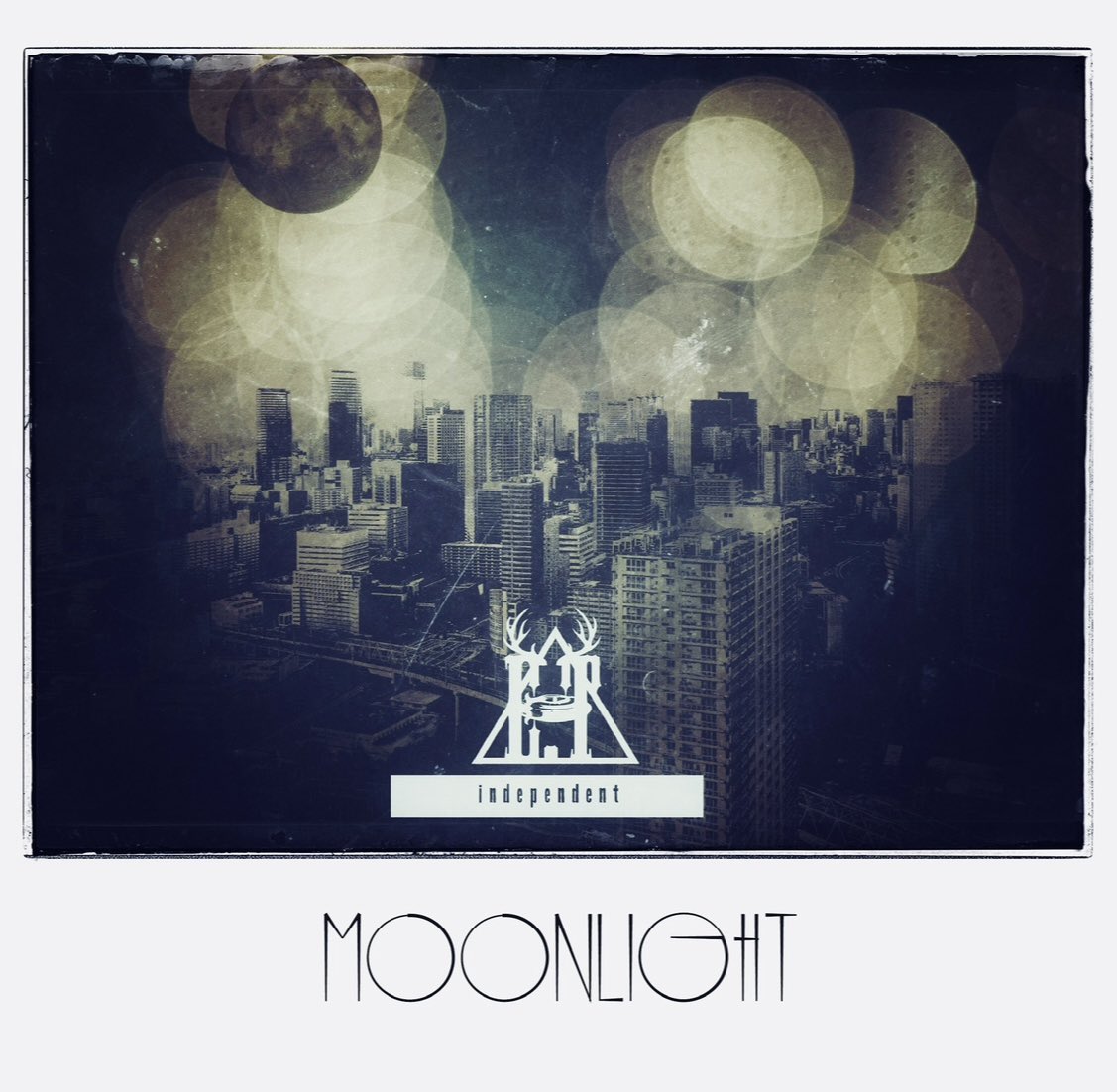 【告知】新曲Release情報！

E.T「moonlight」サブスク解禁！！
linkco.re/sffYT3ZV

作詞：浩 <a href="/ET_hiro/">E.T_浩</a> 
作曲：一星<a href="/ET_issei/">E.T_一星</a>
Art Work：浩

Mixed and Mastered by <a href="/ponpoooooooo/">🐁ひでぽん</a> 
(<a href="/Surroundings_st/">Surroundings Studios</a> )