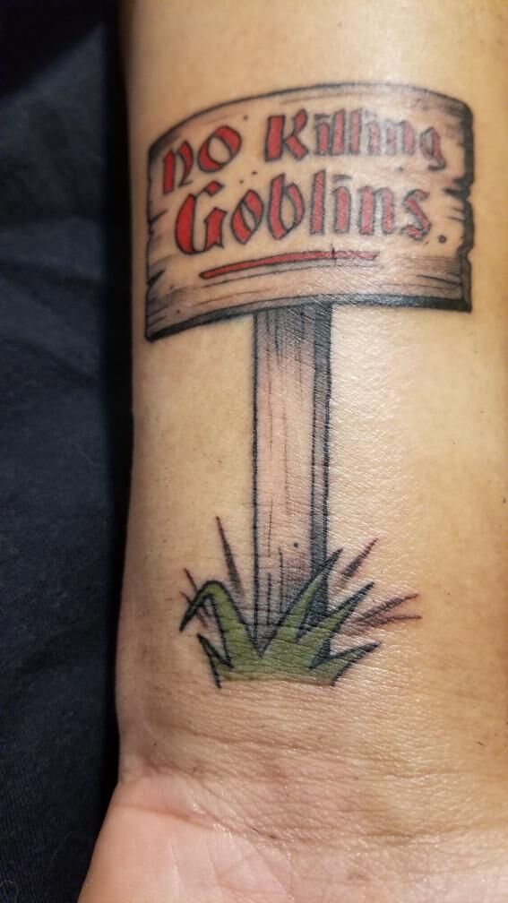 WanderingInn's tweet image. #TWI #tatoos are getting popular, especially the sign! Sharing another on #FanDayFriday. 

Check out this one from @travlord &amp;lt;3 the font and colors, great attention to detail

If you have pics of yourself with a TWI tattoo or merch, we'd love to share it! Just tag us!