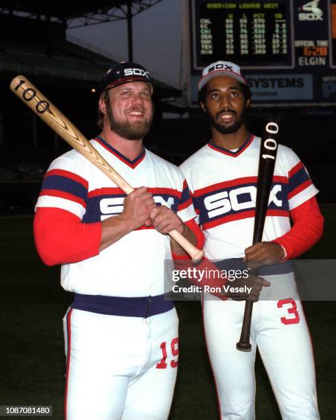 A couple of 80’s South Side legends right here 😎 #ComiskeyMemories #Chicago #WhiteSox 
Photo credit- Ron Vesely
