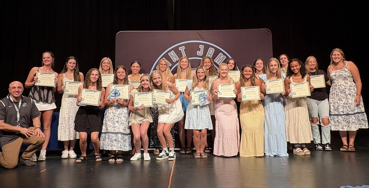 St. James Sharks Women’s Soccer ⚽️🦈 tweet media