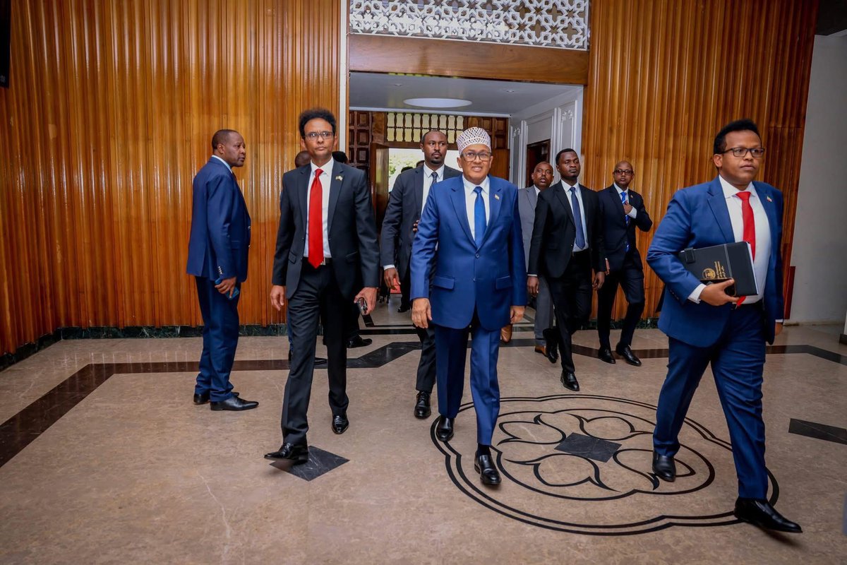 VoiceofHorn's tweet photo. #BREAKING:President of the Republic of Somaliland, Abdirahman Cirro, meets with the Speaker of Kenya’s National Assembly, Hon. Moses Wetang’ula. #Keyna https://t.co/YihuWsKWJe