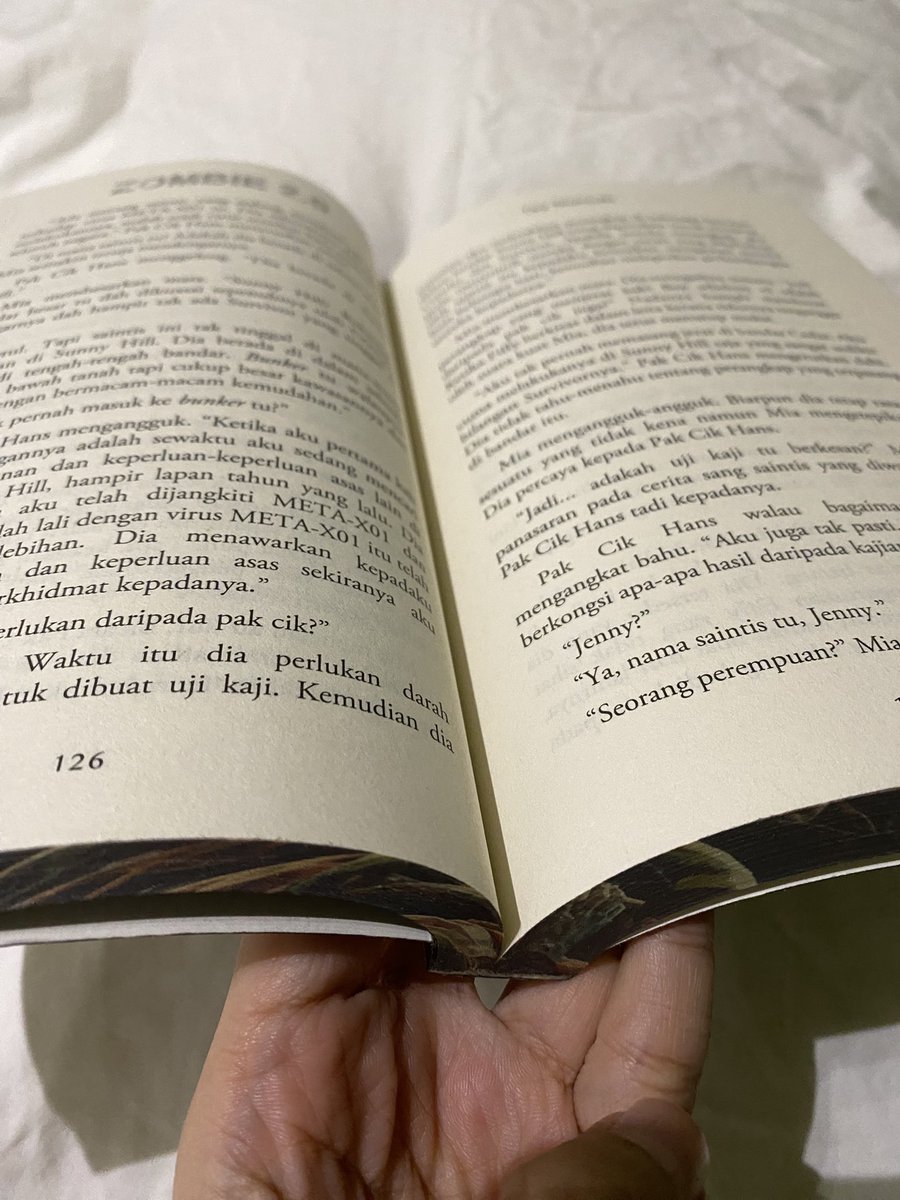 Tengah baca buku ni. Dah sampai separuh ☺️