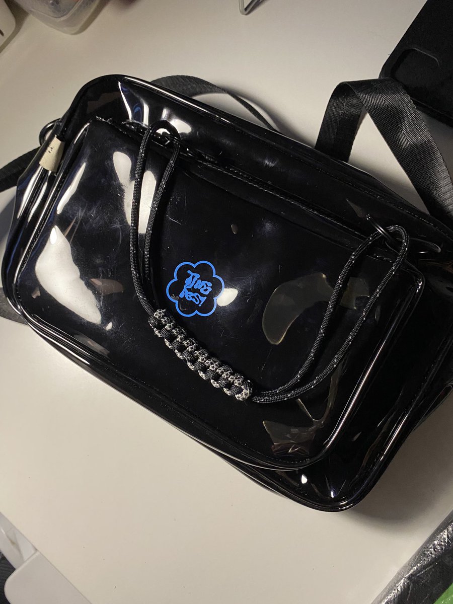 onissahi's tweet image. wts tas pvc tingkes warna hitam

belum pernah aku pake karna ga jadi konseran, aku beli di harga 233 ya tapi ku jual 200 boleh nego juga

bahannya cakep banget, tebel dan kokoh

dom cianjur
bisa shopee

#wts #taspvc