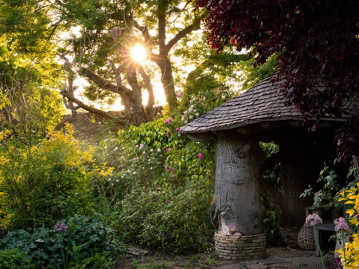 Sunsets at Highgrove Gardens 😍☀️