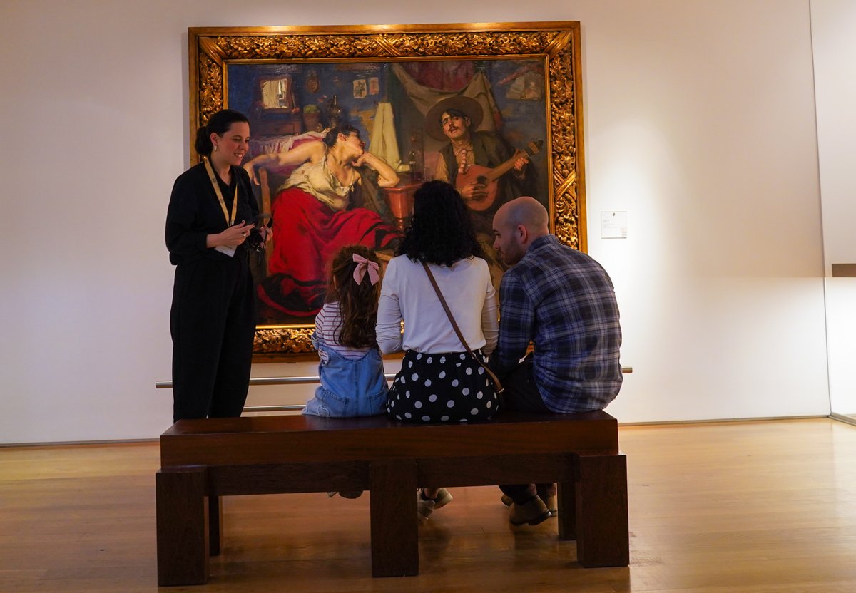 museudofado's tweet photo. O que é o Fado? Quando nasceu? Quem são as pessoas que o cantam e tocam? 🎶 Faça uma visita ao Museu do Fado com toda a família e peça o FADO GAIATO, um audioguia concebido para o público infanto-juvenil! 

Feliz Dia da Criança! 👦👩🥳

#DiaDaCriança #FadoGaiato #MuseuDoFado https://t.co/jFji9ToB0t