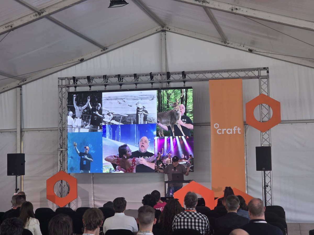 CraftConf's tweet image. 🤓"To study AI, you have to understand the philosophy of AI."
- John Micheal Willis took us trhough the historical, the epistemological and the ethical aspects of AI in a truly entertaining manner.🤖 #craftconf