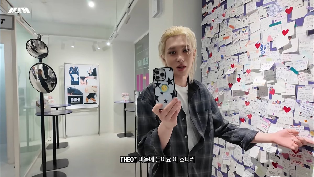 shoshoshuffle's tweet image. guys what the fuck. theo has my creation on his phone case... MY picture... what the FUCK