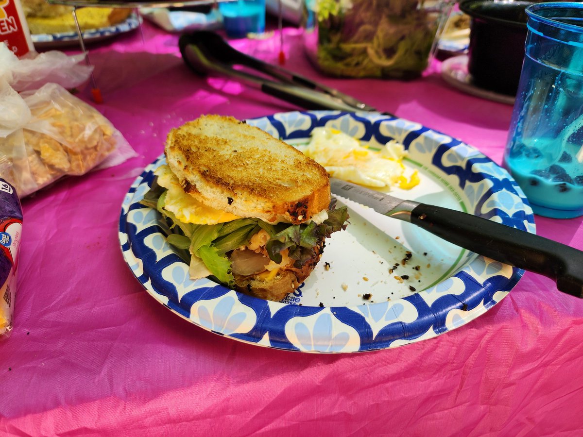 캠핑장 와서 낭만챙기기!