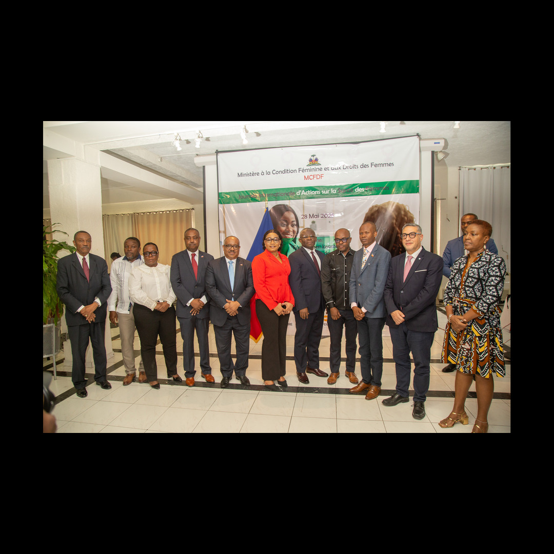 UNFPA Haïti (@unfpahaiti) on Twitter photo Pour des Femmes en santé et un avenir en sécurité en Haïti
<a href="/AnoutiSamir/">Samir Anouti</a> <a href="/ssottoli/">Susana Sottoli</a> <a href="/unfpa_lac/">Fondo de Población de las Naciones Unidas</a> <a href="/UlrikaR_UN/">Ulrika Richardson</a>
unf.pa/4kKKiFW Pour des Femmes en santé et un avenir en sécurité en Haïti
<a href="/AnoutiSamir/">Samir Anouti</a> <a href="/ssottoli/">Susana Sottoli</a> <a href="/unfpa_lac/">Fondo de Población de las Naciones Unidas</a> <a href="/UlrikaR_UN/">Ulrika Richardson</a>
unf.pa/4kKKiFW