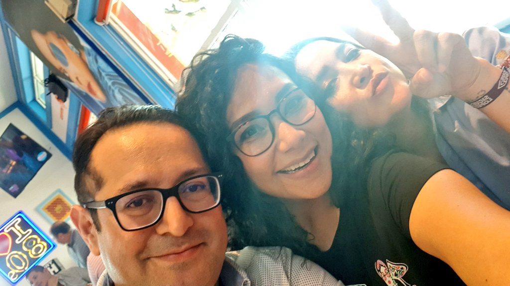 Muy feliz cumpleaños a este par que tanto amo. 
 Amiwita <a href="/Luisa_Trevino/">Luisa Alejandra</a> que Diosito te siga llenado de bendiciones.
Pueden amarte u odiarte pero pocos conocemos la belleza de tu corazón <a href="/NachoRgz/">Nacho Rodriguez (El Chapucero)</a> 
Pendiente el festejo 😘❣️