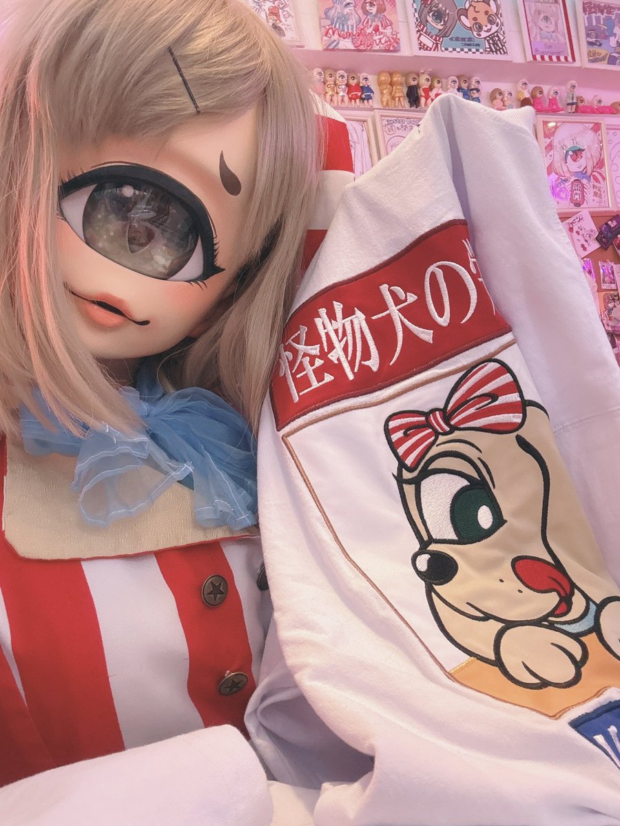 #monsterparty
金曜日ありがとうございました！！Tシャツ買いに来てくれるの嬉しい！はっぴー！
明日はとろみちゃんのお誕生日会！12時〜の部は余裕ありそう！祝っちゃうぜ〜！