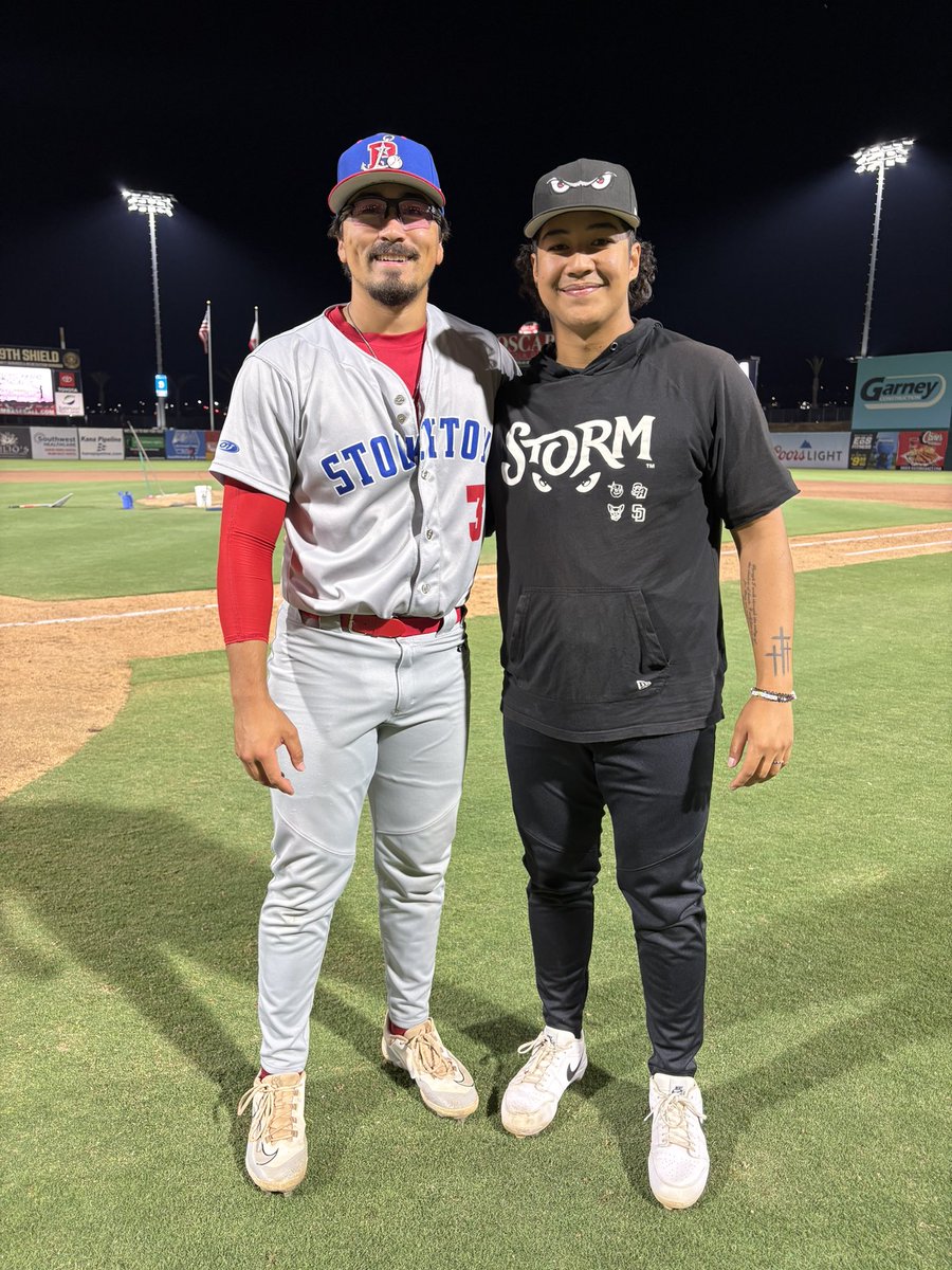 Edmonton Riverhawks (@edmriverhawks) on Twitter photo Riverhawks alum Tommy Takayoshi and Vicarte Domingo met up in the pros last night ‼️
<a href="/stocktonports/">Stockton Ports</a> x <a href="/Storm_Baseball/">Lake Elsinore Storm</a> Riverhawks alum Tommy Takayoshi and Vicarte Domingo met up in the pros last night ‼️
<a href="/stocktonports/">Stockton Ports</a> x <a href="/Storm_Baseball/">Lake Elsinore Storm</a>