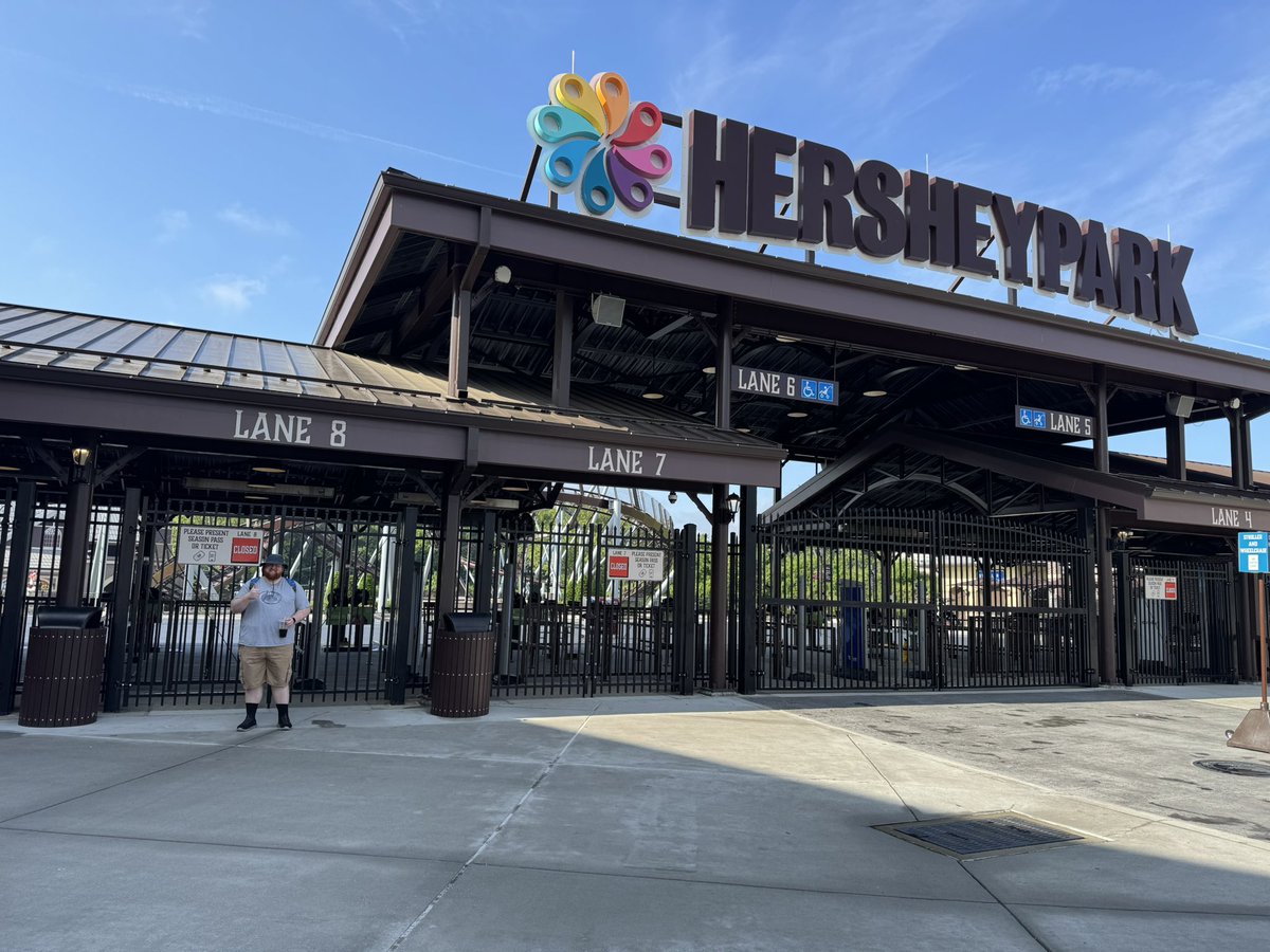 lregos's tweet photo. Happy 119th Birthday @Hersheypark ! Ready to spend the day and celebrate with you! #HersheyparkHappy https://t.co/Hm5rDEM2e8
