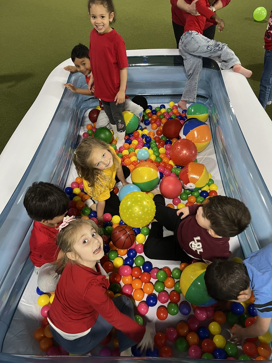 BPS_Beginners's tweet image. Some highlights from the last day of PreK field trips to Belleville’s Indoor Training Facility today. Thank you to all of the staff who made these trips possible for our Belleville Beginners! #bellevillebeginners #grossmotordevelopment