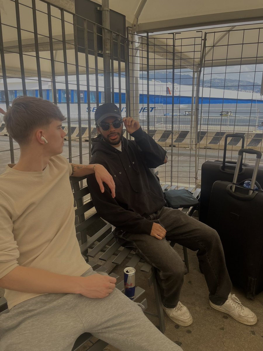 The thing I love about sales is it comes into every aspect of life.

Checked in my bag to my flight, 27.5kg, (7.5kg overweight)

Usually the people at desk freak out over anything about 20kg and fine you.

I had an idea my bag would be overweight.

So built some rapport, made guy