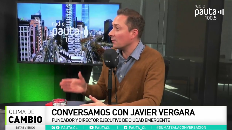 ♻️ Ciudades más sostenibles

"La pregunta hoy es cómo la IA nos puede ayudar a ponerle un acelerador muy rápido para combatir la emergencia climática de hoy": Javier Vergara (<a href="/vergarapetrescu/">Javier Vergara P.</a>), fundador y director ejecutivo de <a href="/CiudadEmergente/">CEM Ciudad Emergente</a>

📡 EN VIVO | #ClimadeCambio →