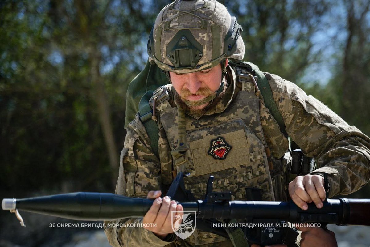 ♌️🇺🇸🇬🇧 
🔱 A single well-aimed RPG shot can change the course of battle: it can strike enemy infantry clusters, destroy fortifications, open a path to enemy trenches, or disable armored vehicles.

That’s why the Mykolaiv marines of the 36th Separate Marine Battalion