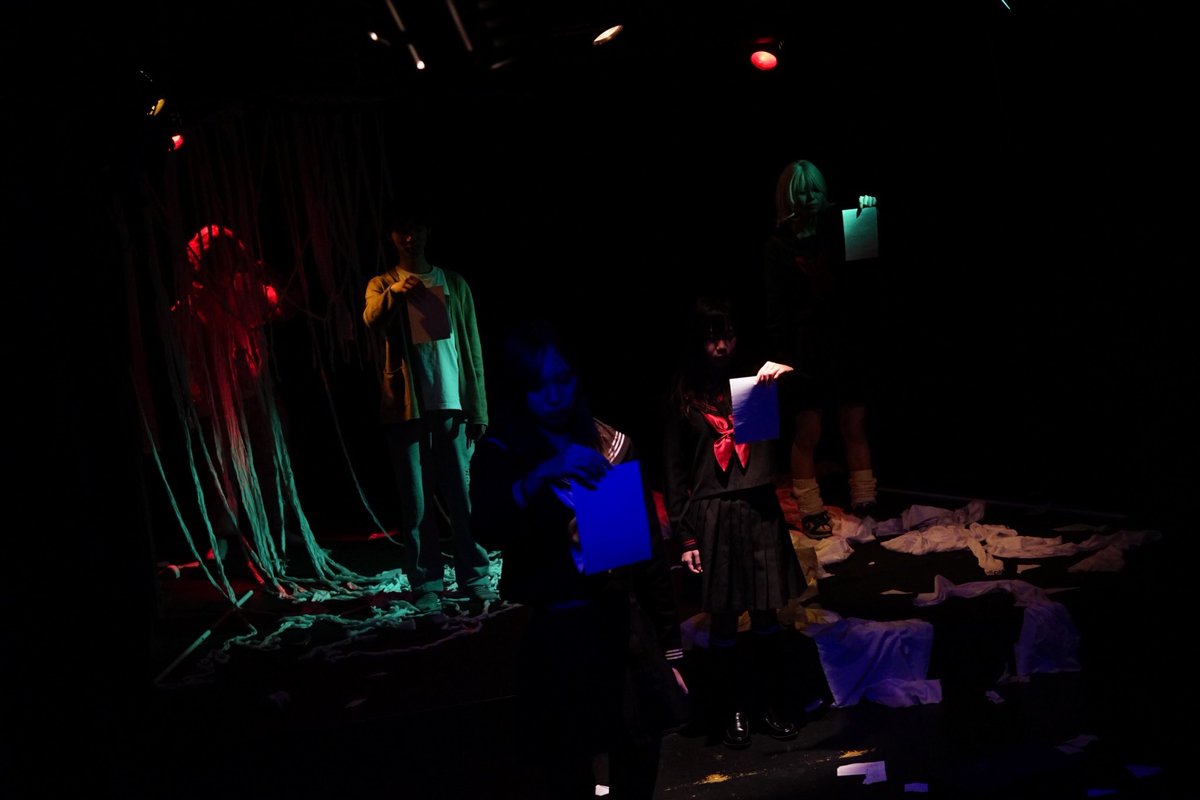 夢腐論では
今後の活動に向けテ

「演者、音楽、照明、音響、制作、
イラスト、映像、被写体、撮影、
その他新たな創作に向けた活動等」

様々なメンバーを募集しております🐏

気になります方は
DM、mufu_ron@yahoo.co.jp
までご連絡下さい