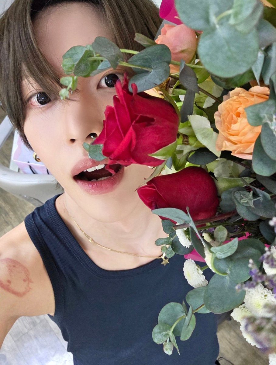 parkwonbinpics's tweet photo. #WONBIN weverse update ⭐ https://t.co/W3zshh3eP7
