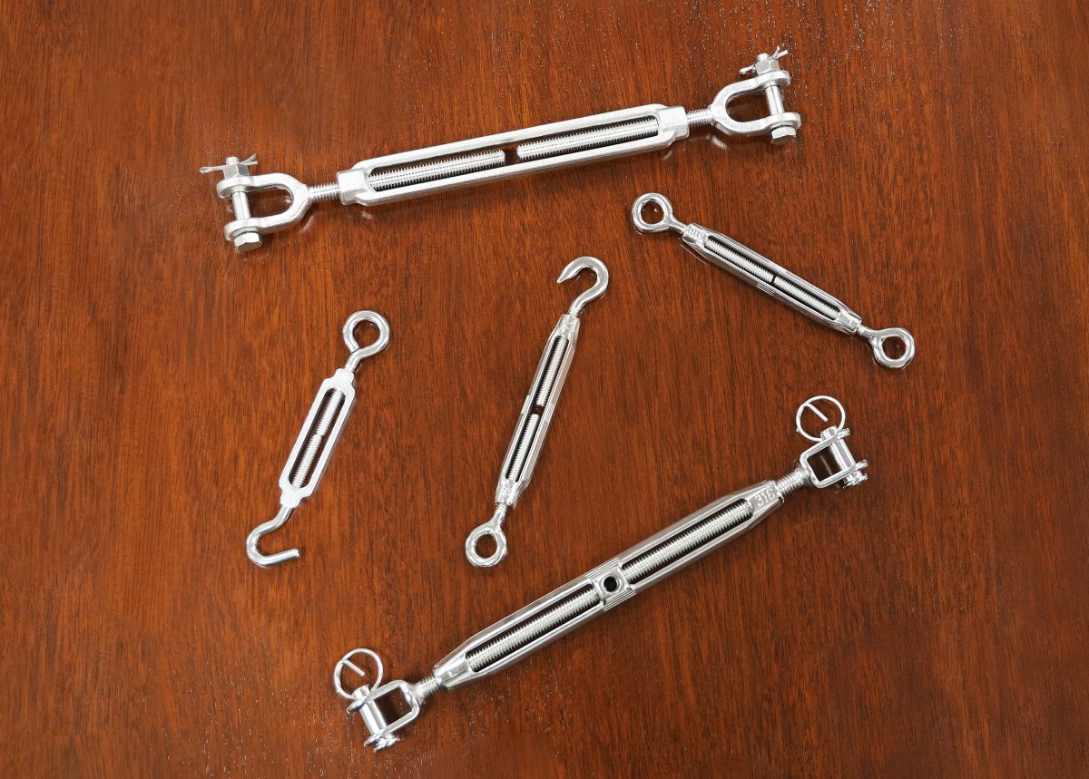 Suncor Stainless Turnbuckles: strong, versatile, &amp; built for precise tension in marine, industrial &amp; architectural applications! 🔩Which turnbuckle will you choose? Explore our options: suncorstainless.com/steel-product-…

#Turnbuckles #Marine #Rigging #Industrial #StainlessSteel