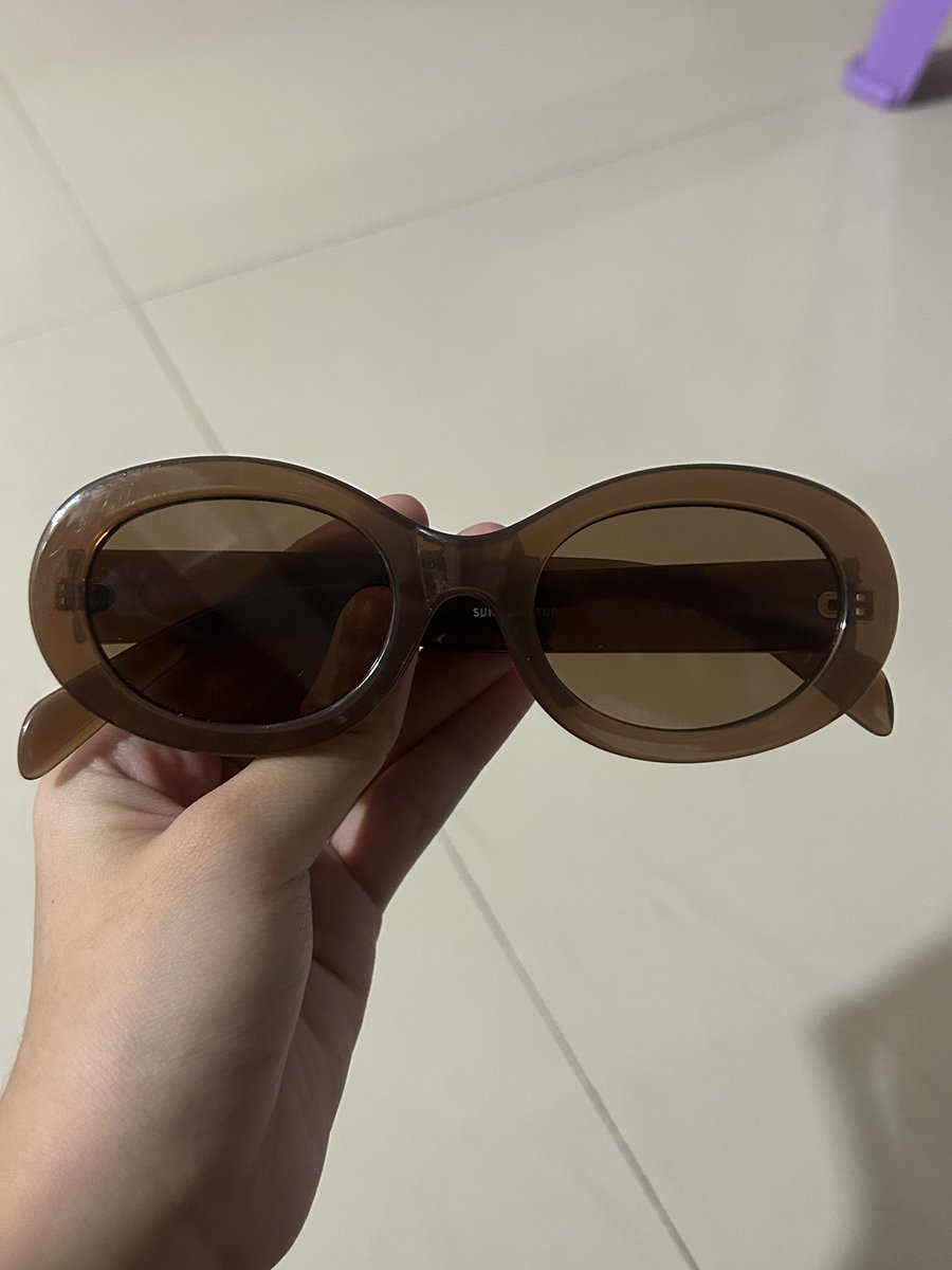 kaiji0911's tweet photo. ★彡 help rt 

            wts lfb ph *･

— Sunglasses from Sunnies Face
: payo

price: 200 (orig price around 800php)

˚✧₊ onhand ! 
˚✧₊ used but not abused
˚✧₊ small scratches
˚✧₊ no pouch and wiper cloth

−☆ tags: sunglasses for summer sunnies face 

 — dm to claim https://t.co/3kHbdPTYr9