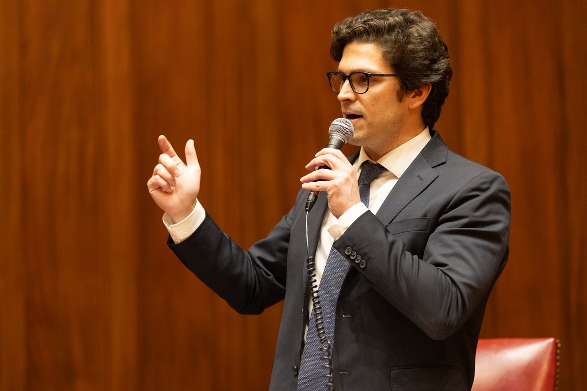 CTSenateGOP's tweet image. 🚨Only 5 days left in the 2025 Legislative Session!

The final stretch is here—and big debates are still ahead. The Senate gavels in today at noon. Don’t miss it!

📺 Tune in live on CT-N: ct-n.com #legislativesession #connecticut #government