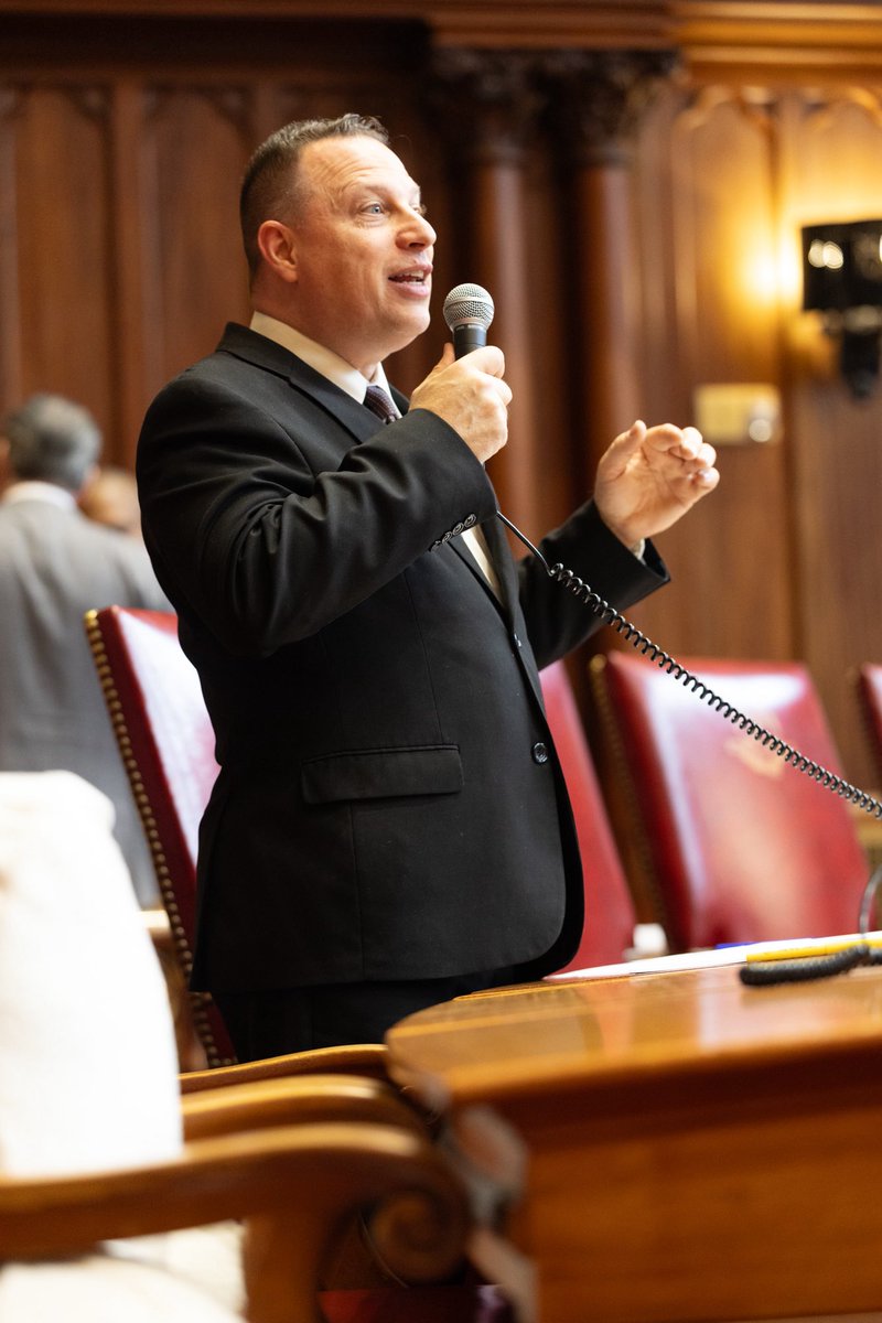 CTSenateGOP's tweet image. 🚨Only 5 days left in the 2025 Legislative Session!

The final stretch is here—and big debates are still ahead. The Senate gavels in today at noon. Don’t miss it!

📺 Tune in live on CT-N: ct-n.com #legislativesession #connecticut #government