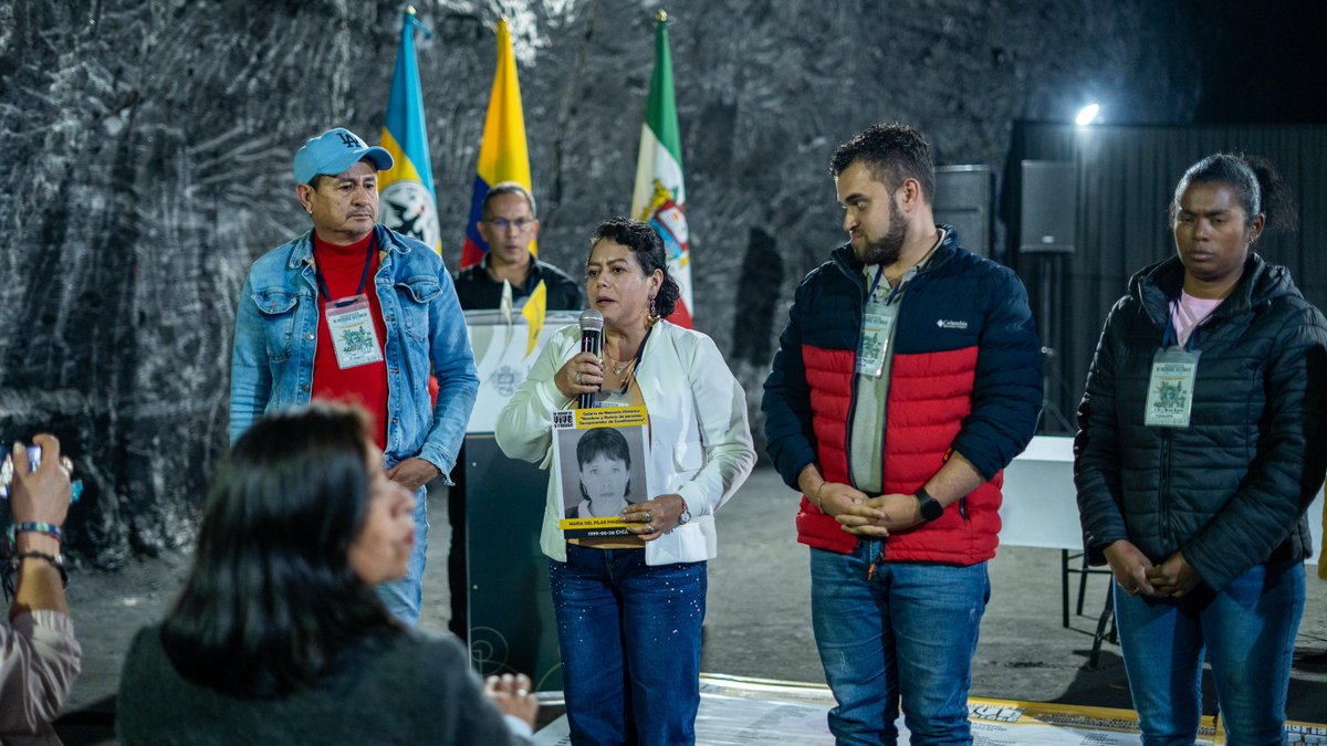 Centro Nacional de Memoria Histórica (@centromemoriah) on Twitter photo En el Encuentro Regional de Memoria Histórica de Cundinamarca se desarrolló el foro «La importancia de la memoria histórica en la búsqueda de verdad y justicia», con la participación de <a href="/UBPDcolombia/">Unidad de Búsqueda de Personas Desaparecidas</a> (Luz Janeth Forero), <a href="/URestitucion/">Unidad de Restitución de Tierras</a> (Martha Arévalo), <a href="/JEP_Colombia/">Jurisdicción Especial para la Paz</a> (Paula En el Encuentro Regional de Memoria Histórica de Cundinamarca se desarrolló el foro «La importancia de la memoria histórica en la búsqueda de verdad y justicia», con la participación de <a href="/UBPDcolombia/">Unidad de Búsqueda de Personas Desaparecidas</a> (Luz Janeth Forero), <a href="/URestitucion/">Unidad de Restitución de Tierras</a> (Martha Arévalo), <a href="/JEP_Colombia/">Jurisdicción Especial para la Paz</a> (Paula
