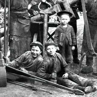 E L   H O T Z O tweet media