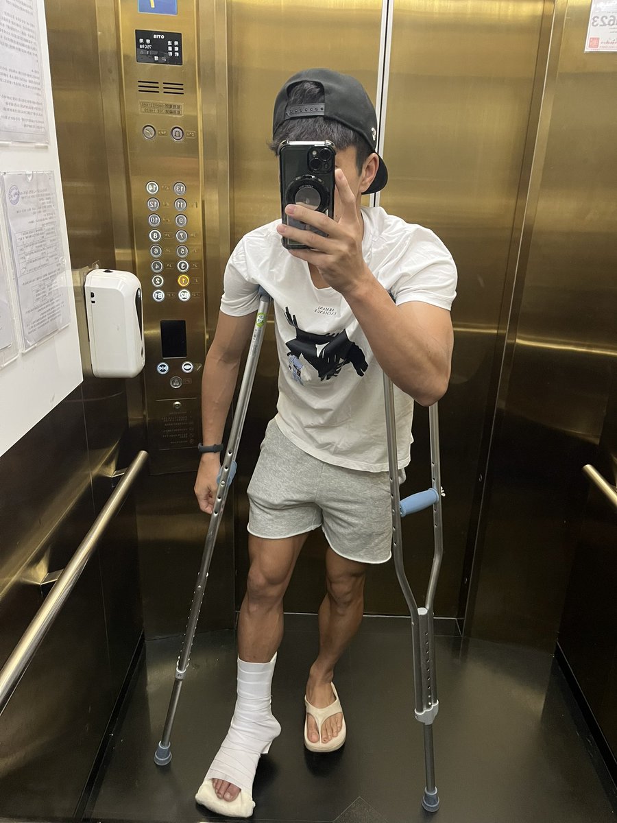 26歳は第五中足骨の手術をして松葉杖で迎えましたが、いい一年にするためにリハビリ頑張ります🙂